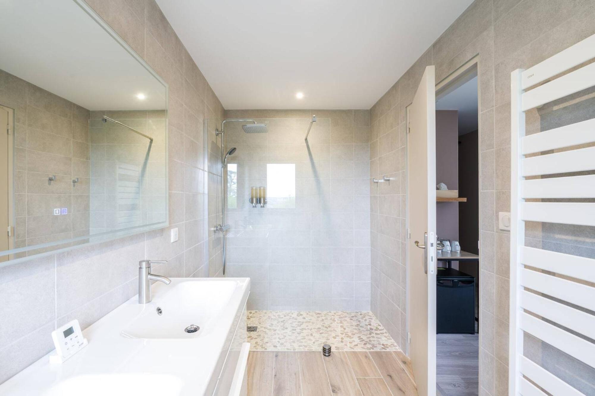 Le Petit Rocher Vienne  Exterior photo